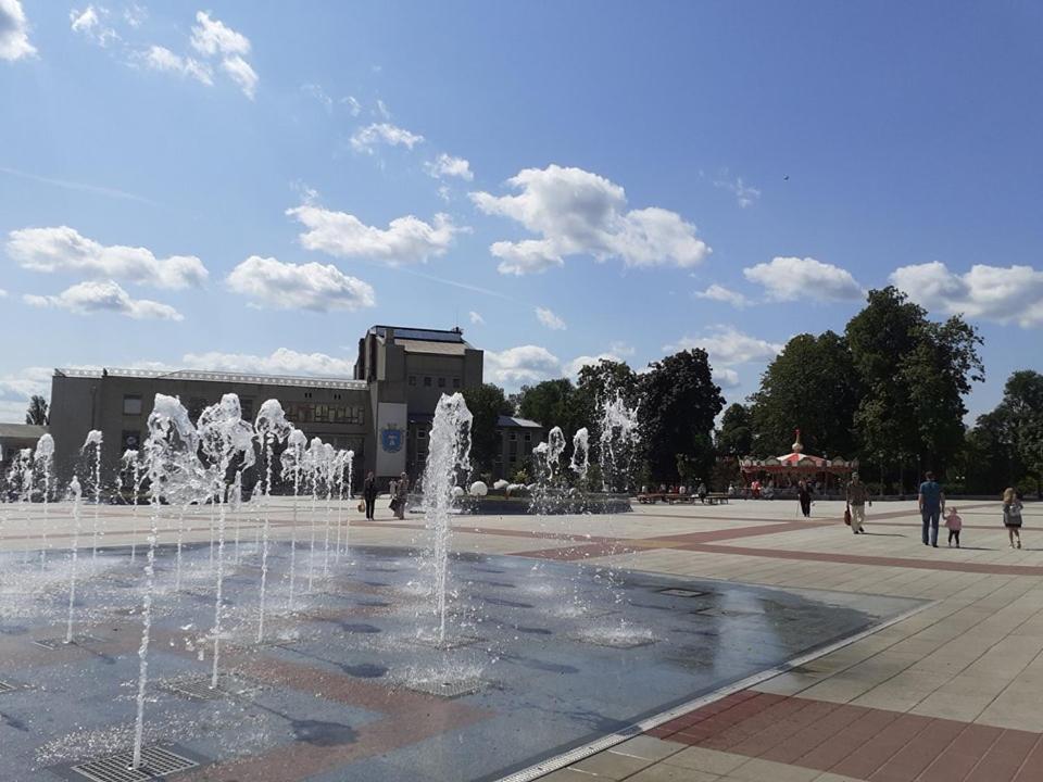 Апартаменты Центр Uman Square Apartment Umanʼ Exterior foto